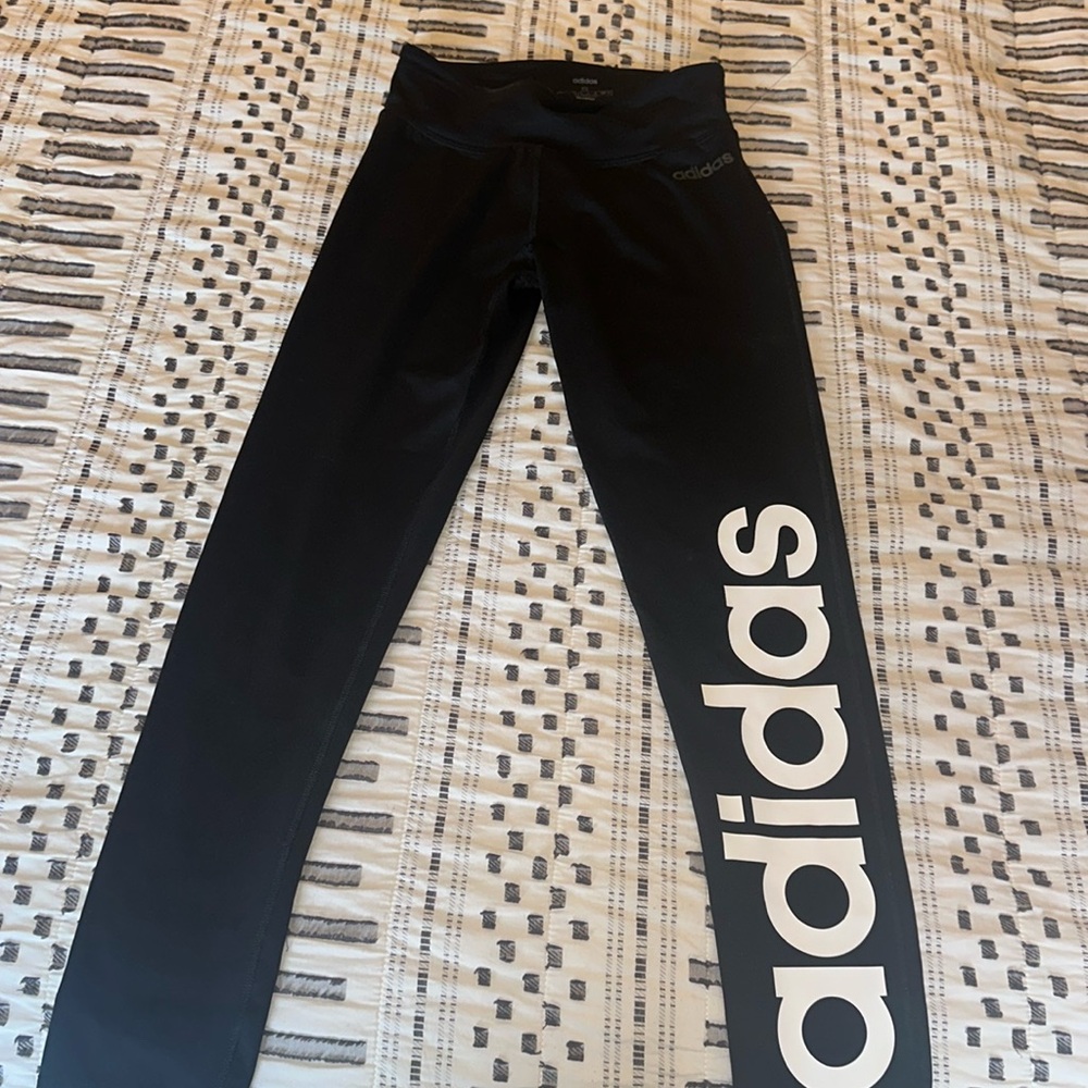 Women’s adidas leggings size small